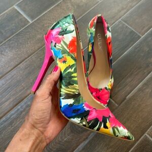 BRAND NEW Pino/Floral heels